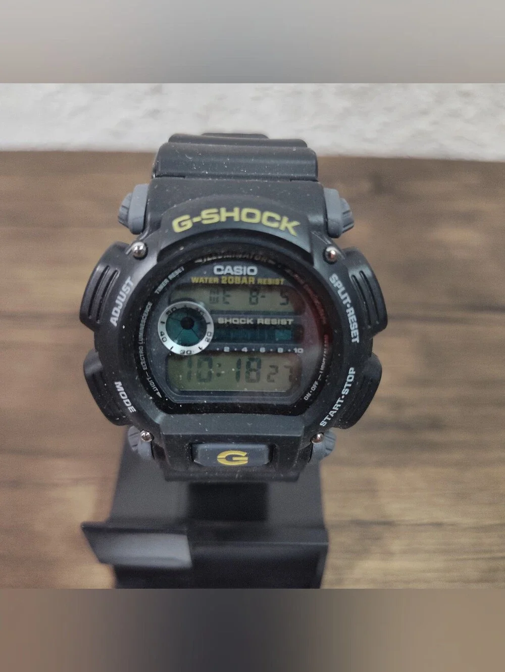 Casio DW9052-1B, G-Shock Chronograph Watch, Resin Band, Alarm, 200 Meter WR. New
